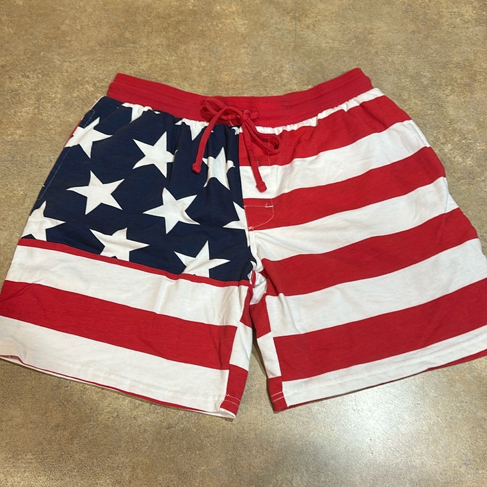 Men’s under disguise shorts, size medium